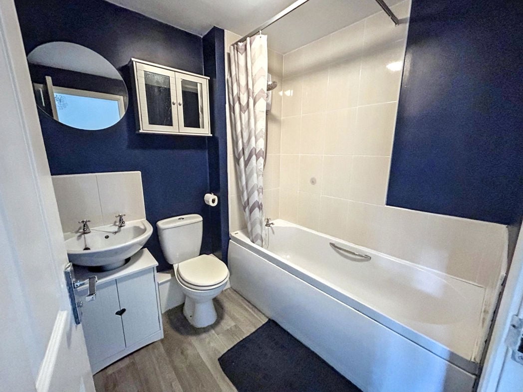 Property image 10 of 14