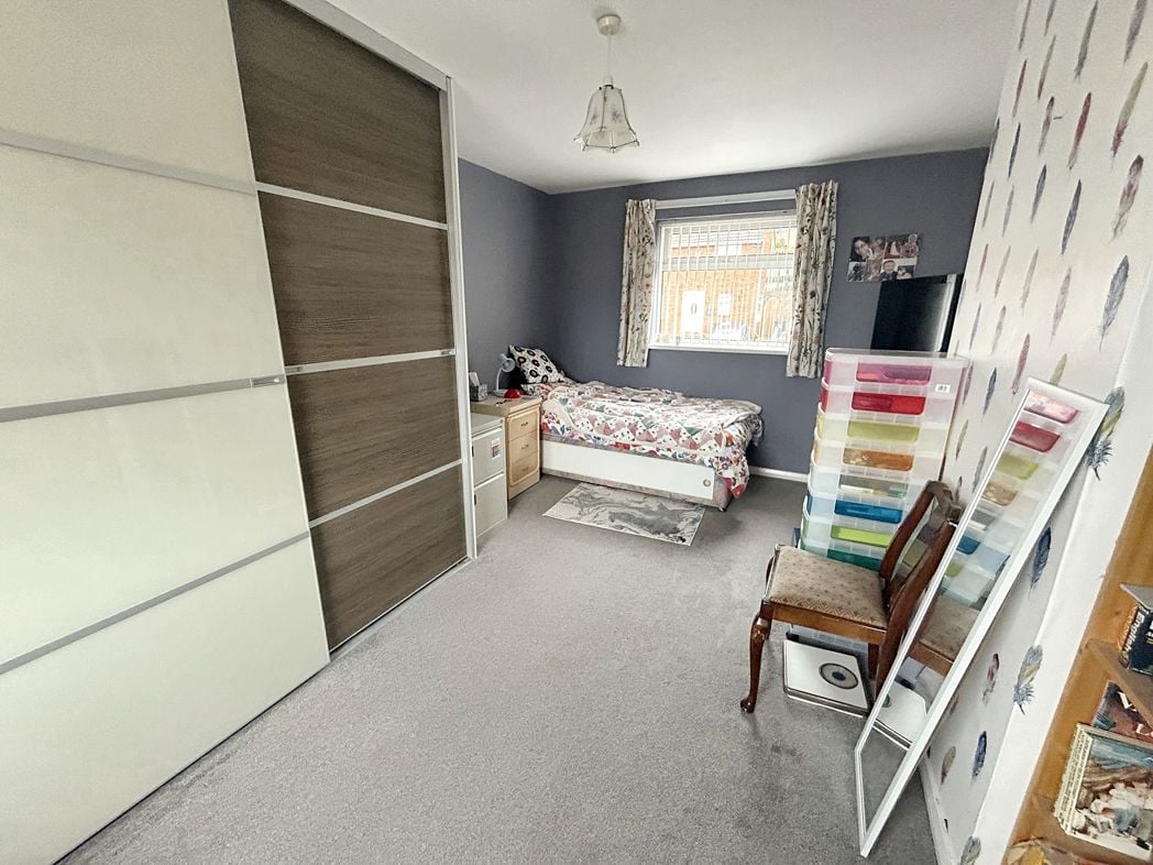 Property image 8 of 16