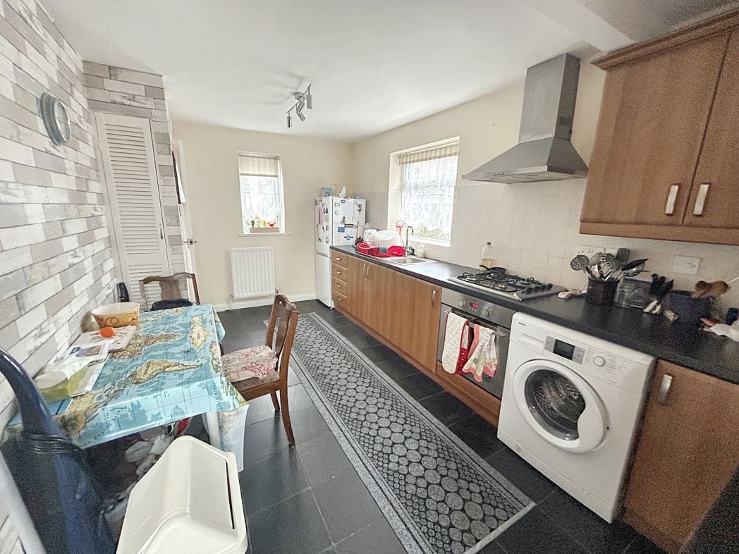 Property image 2 of 16