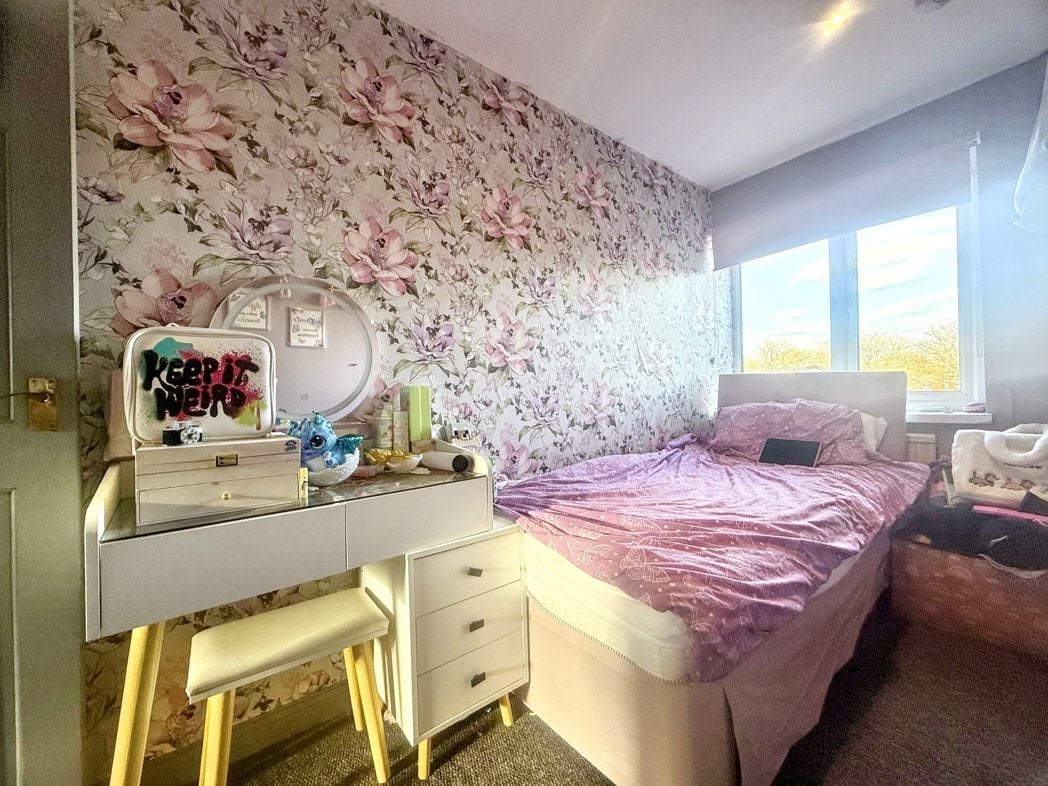 Property image 11 of 13