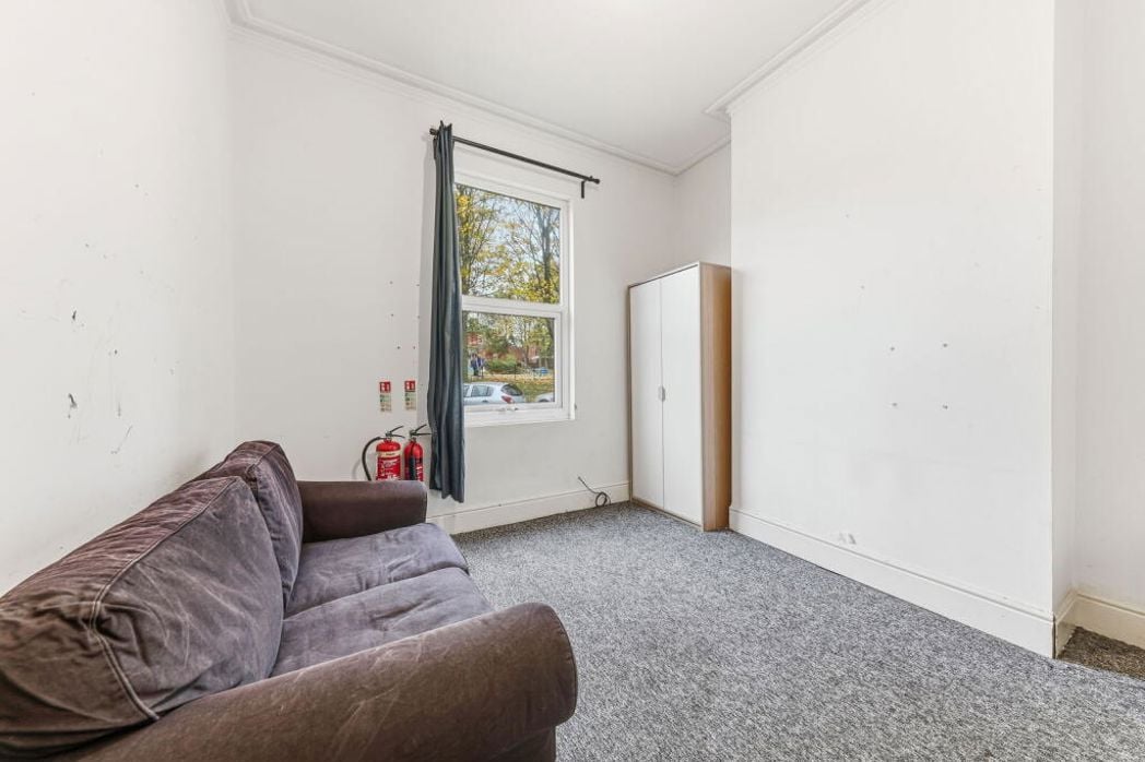 Property image 3 of 30