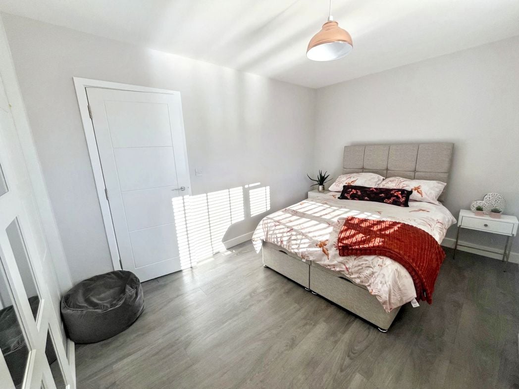 Property image 11 of 15