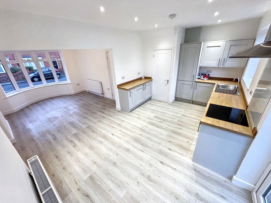 Property image 3 of 18