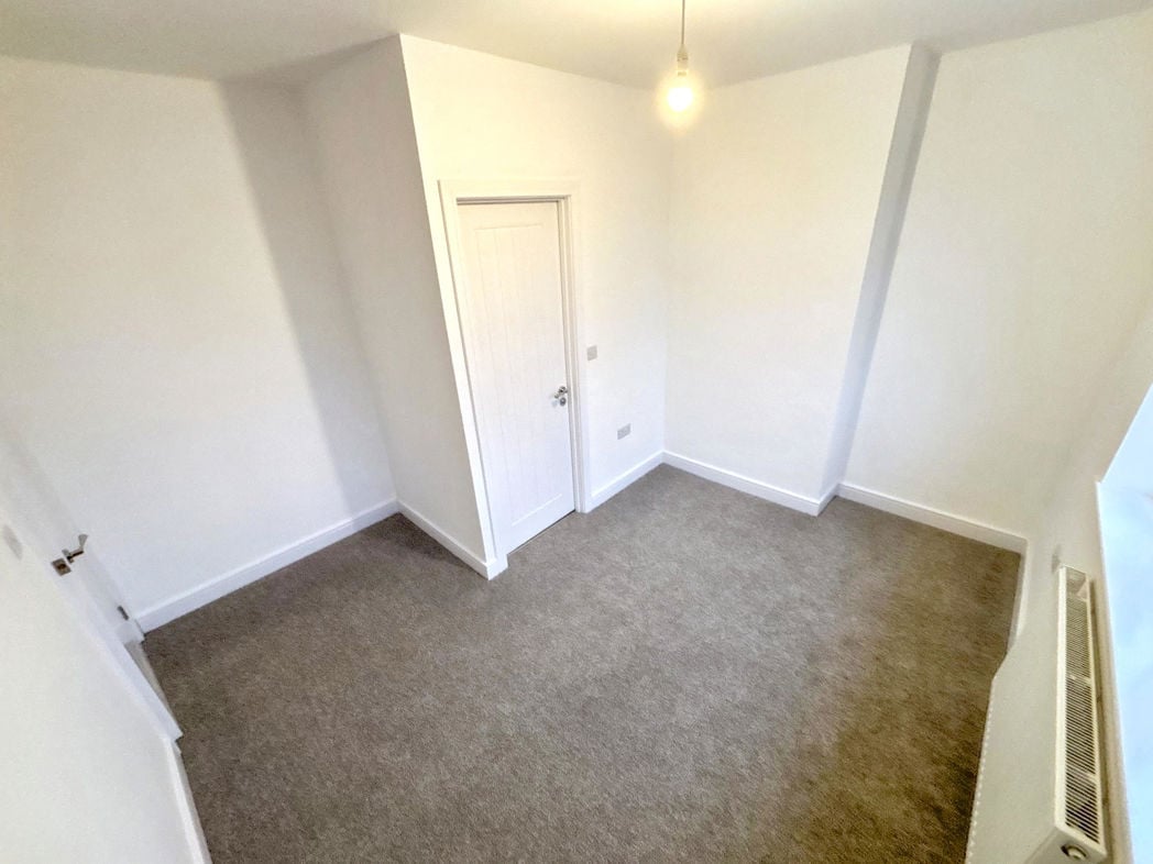 Property image 8 of 18