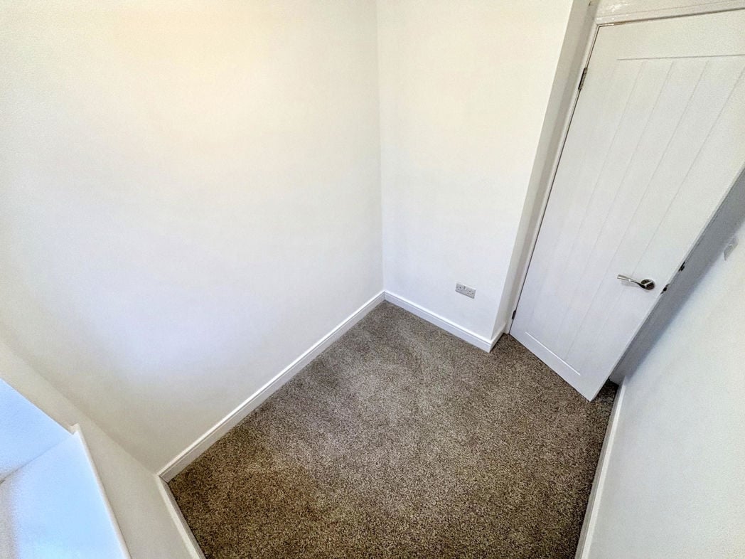 Property image 14 of 18