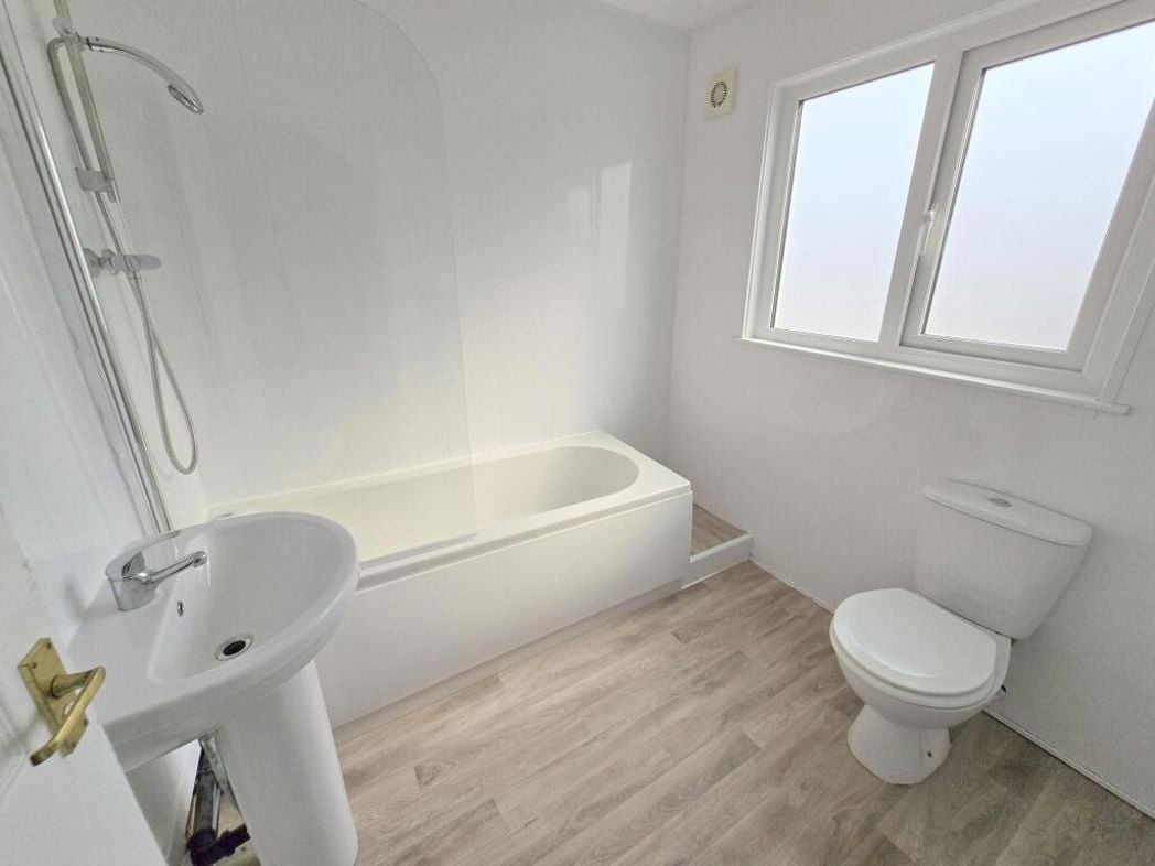 Property image 17 of 21