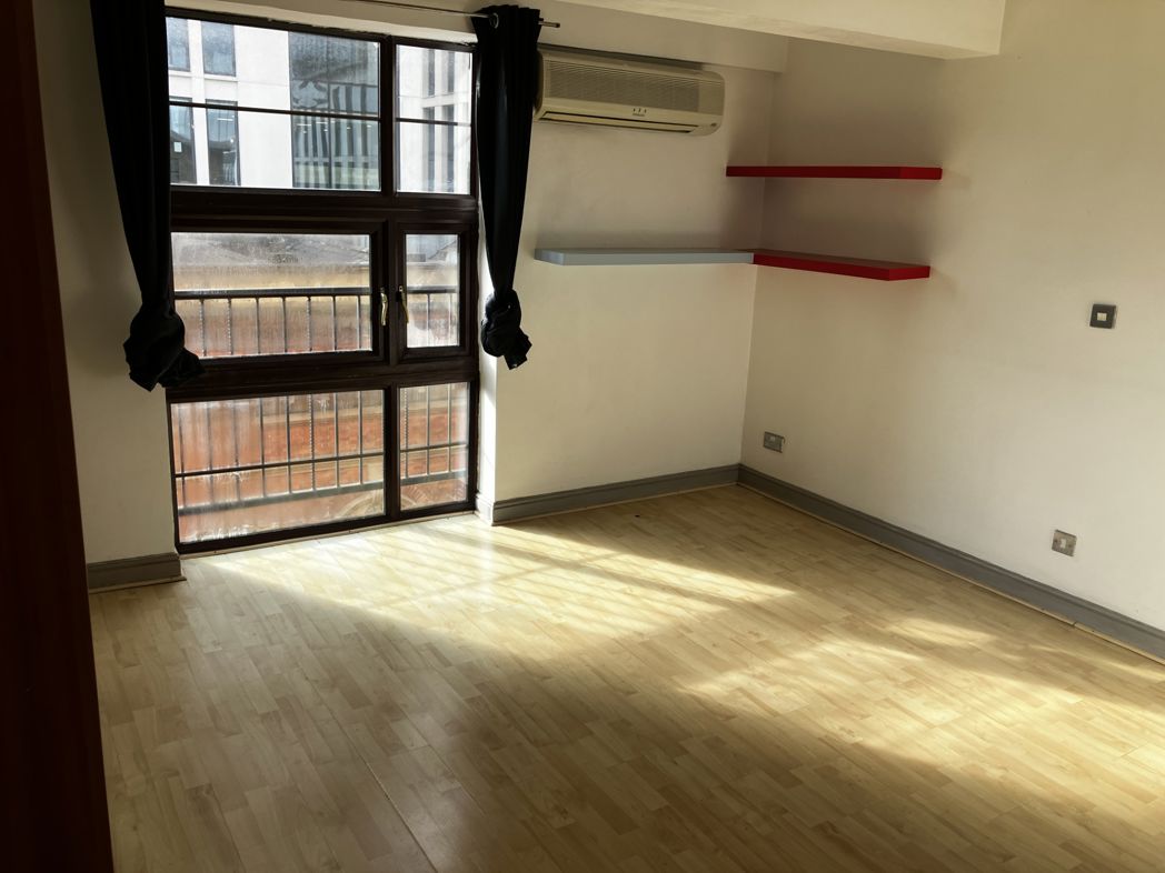 Property image 11 of 13