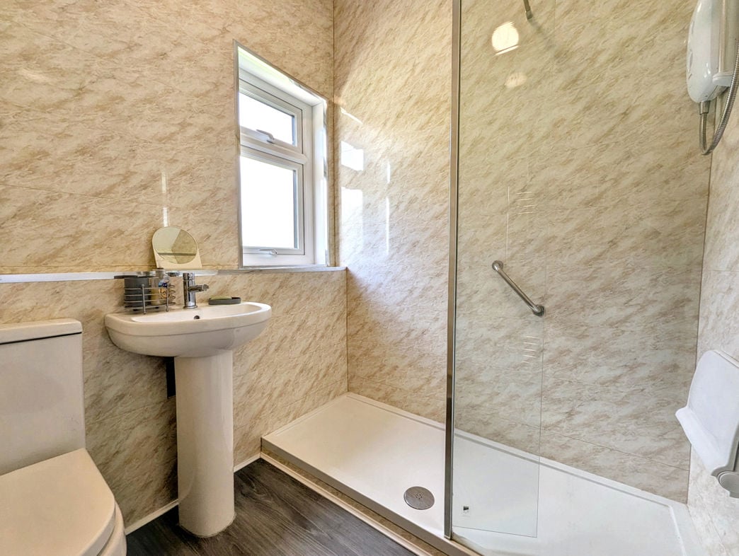 Property image 11 of 17