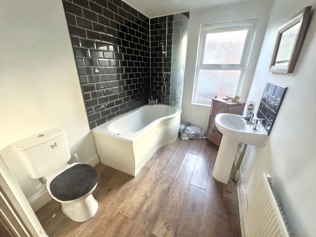 Property image 8 of 13