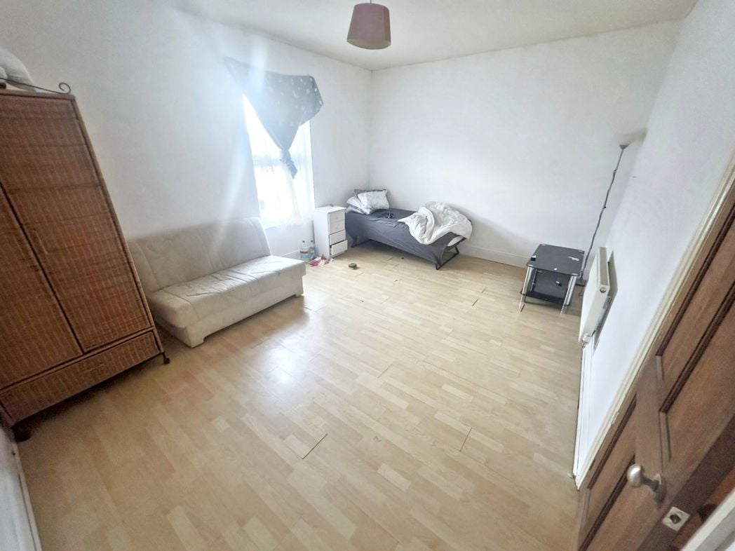 Property image 11 of 13
