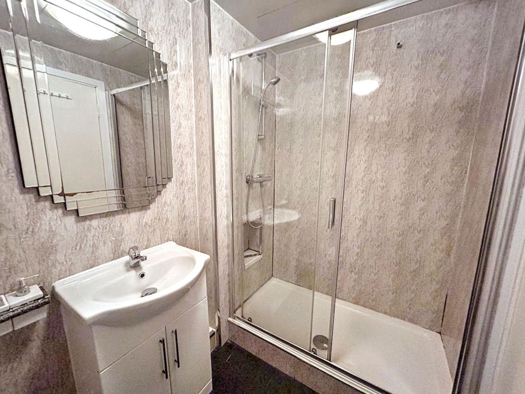 Property image 5 of 5