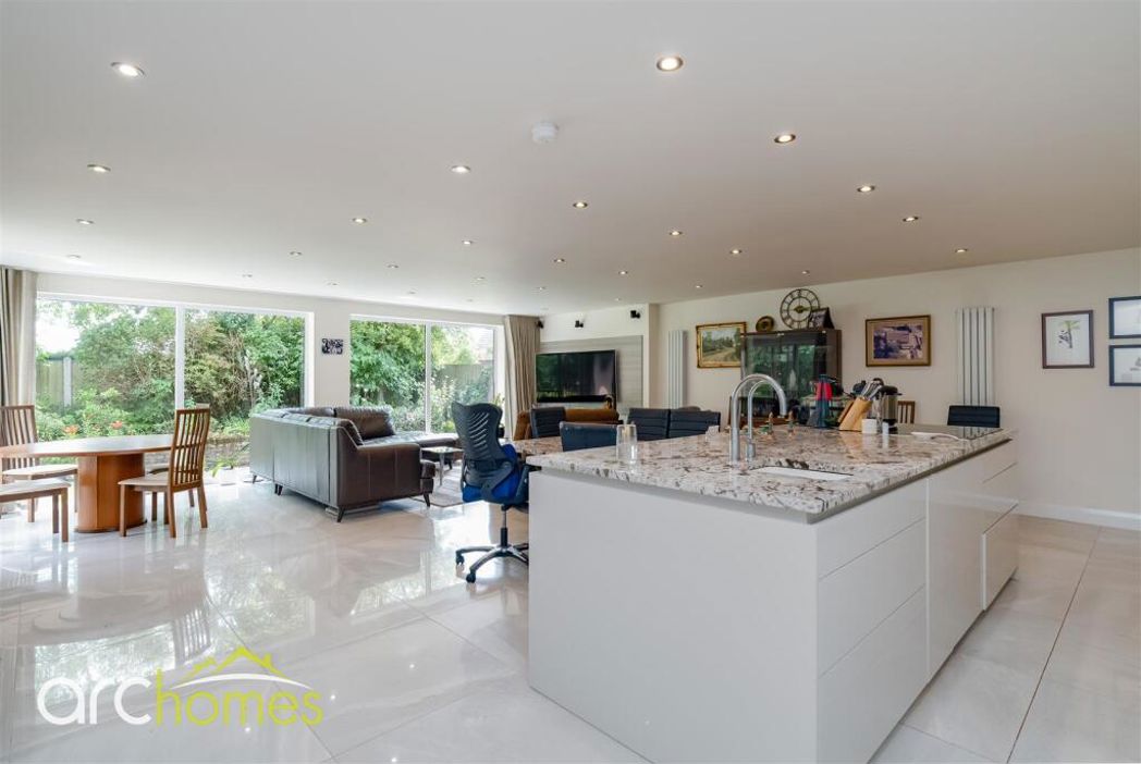 Property image 4 of 51