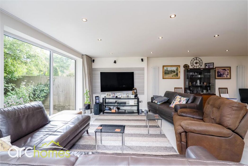 Property image 9 of 51