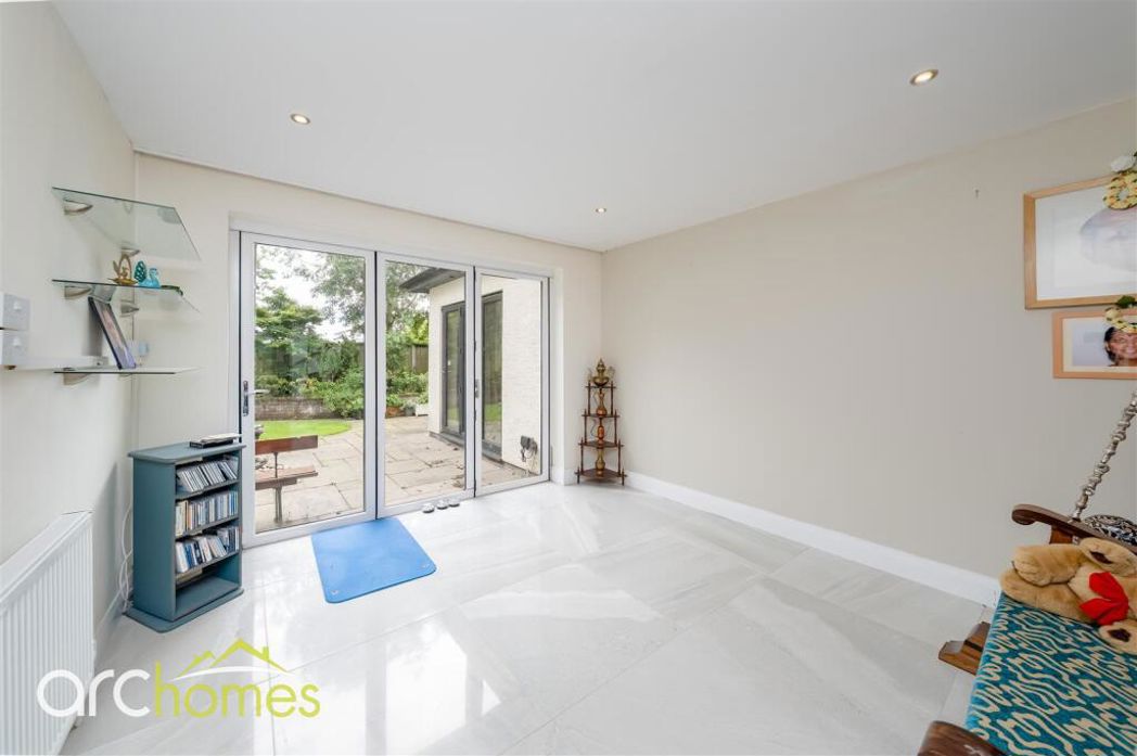 Property image 10 of 51
