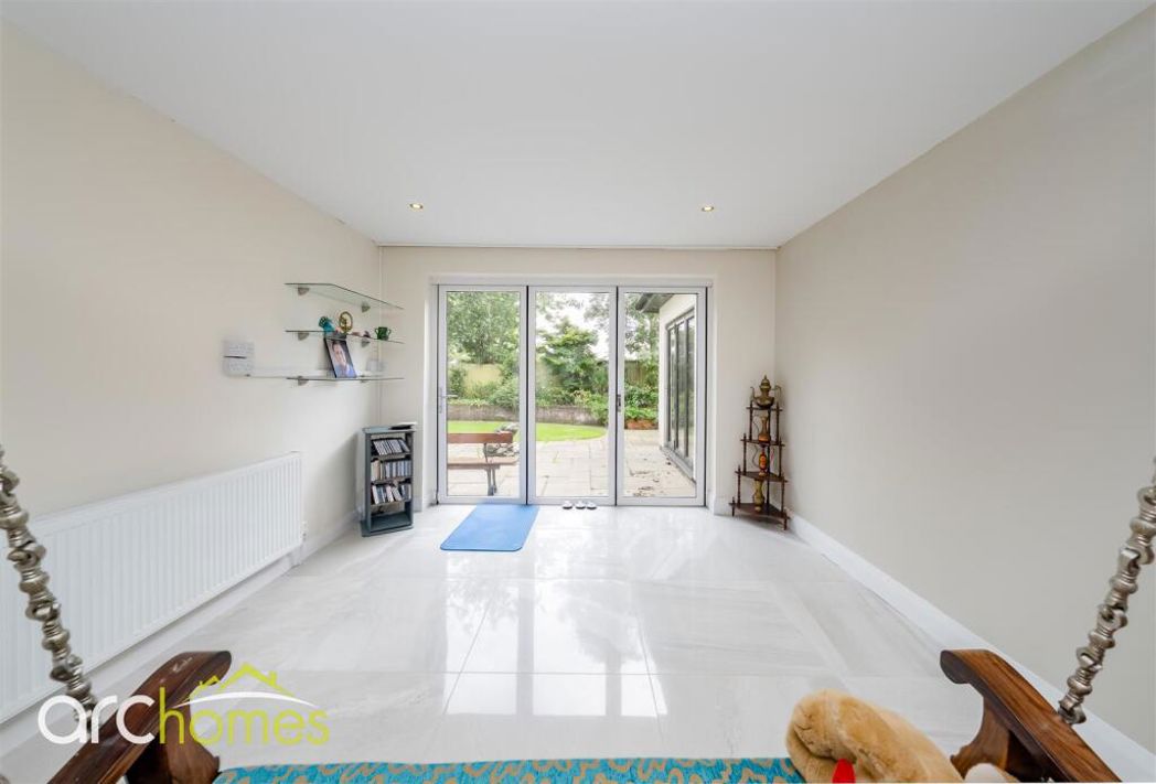 Property image 12 of 51