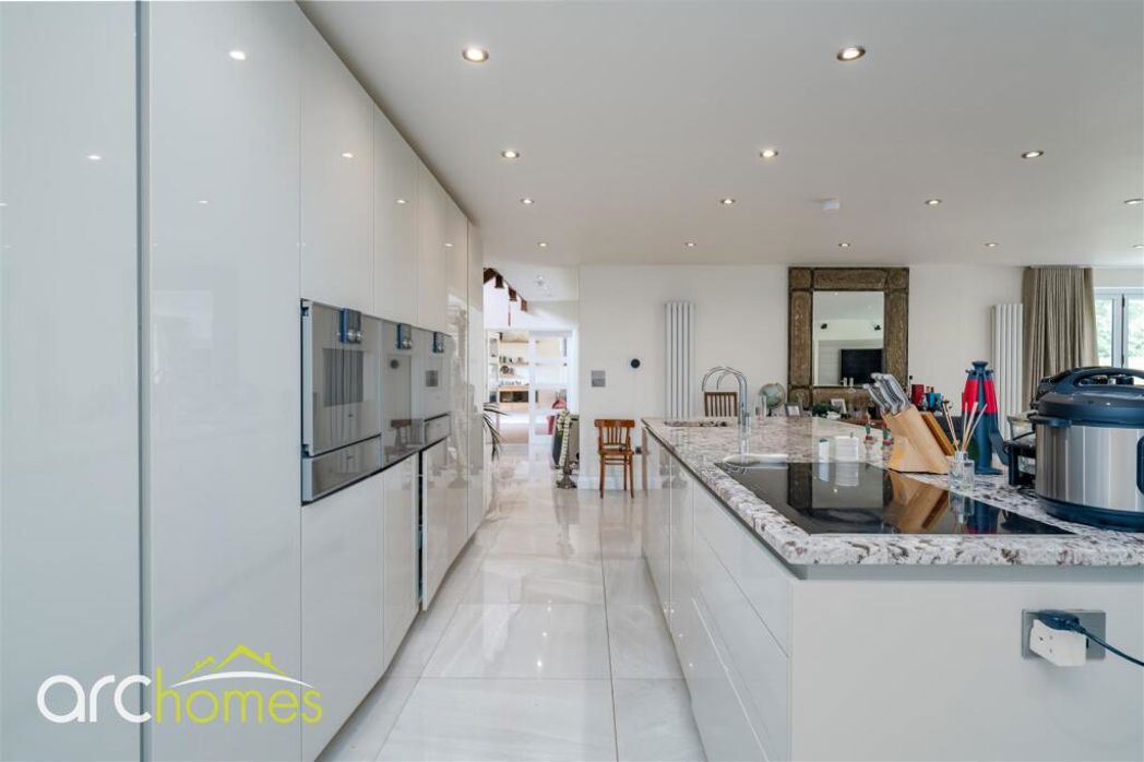 Property image 13 of 51