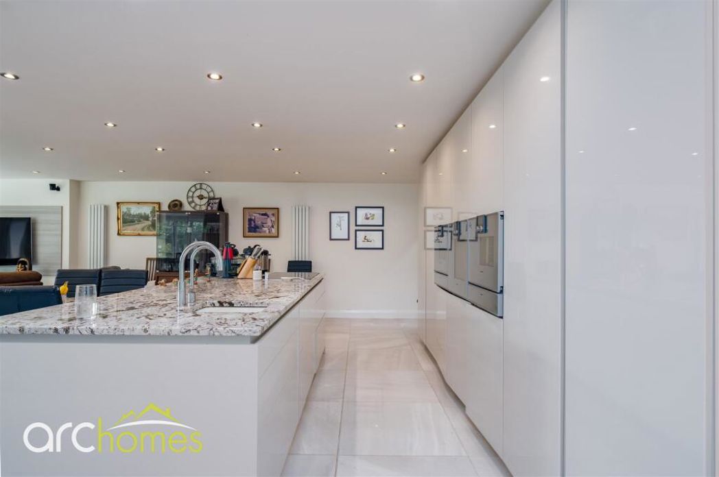 Property image 14 of 51