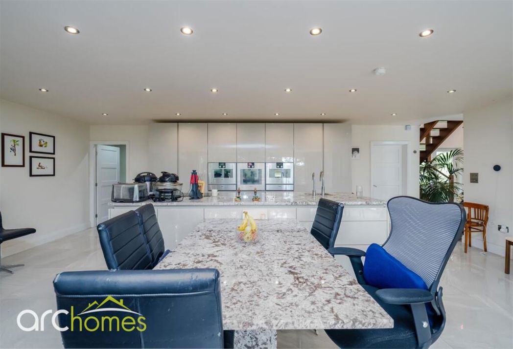 Property image 16 of 51