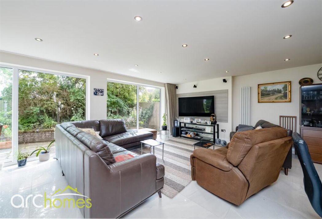 Property image 17 of 51