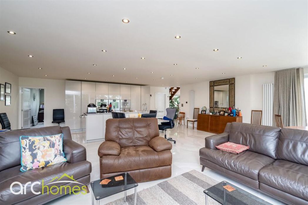 Property image 18 of 51