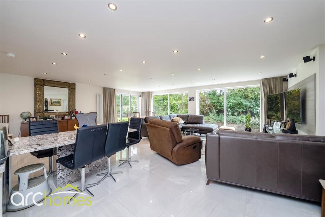 Property image 21 of 51