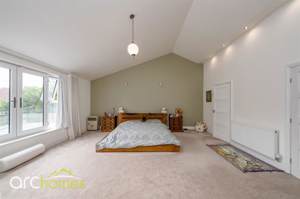 Property image 27 of 51