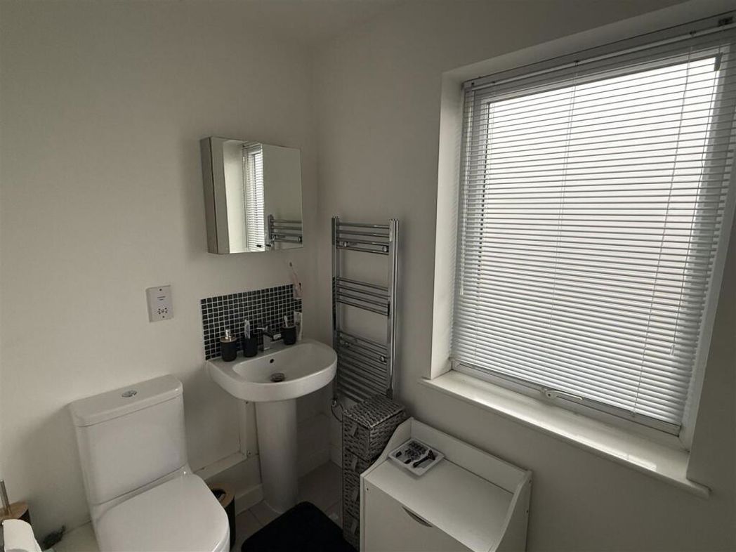 Property image 8 of 15