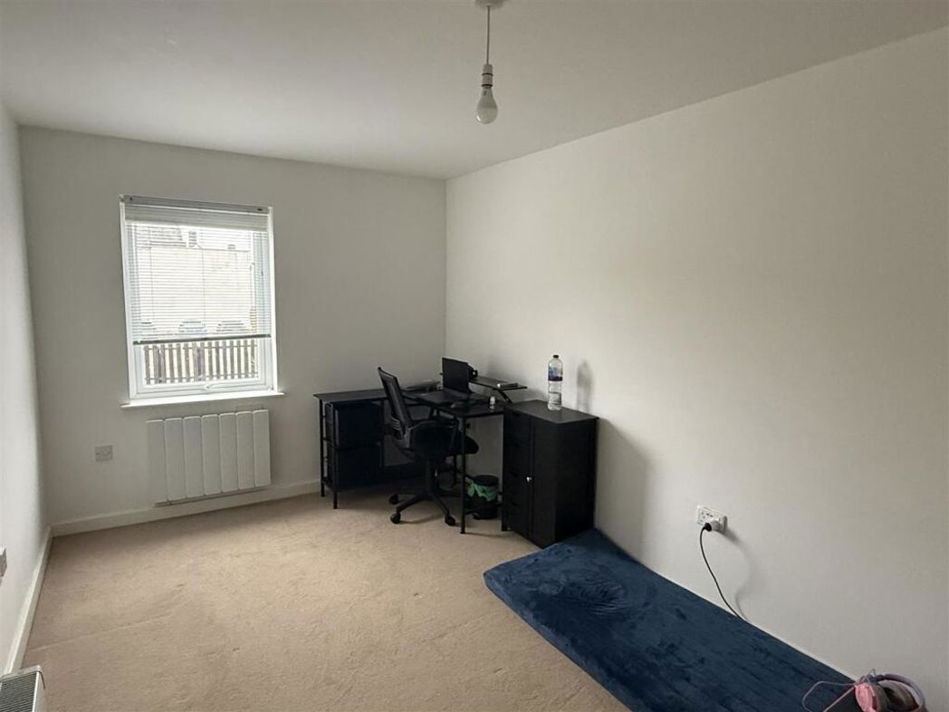 Property image 10 of 15