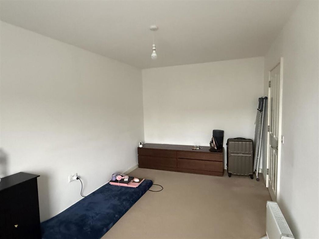 Property image 11 of 15