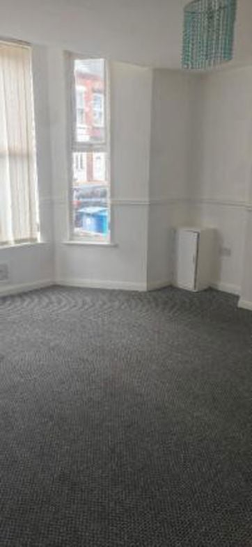 Property image 6 of 8