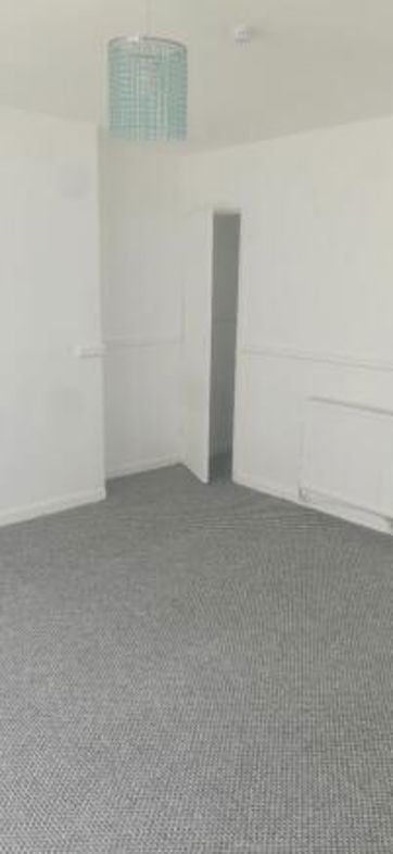 Property image 7 of 8