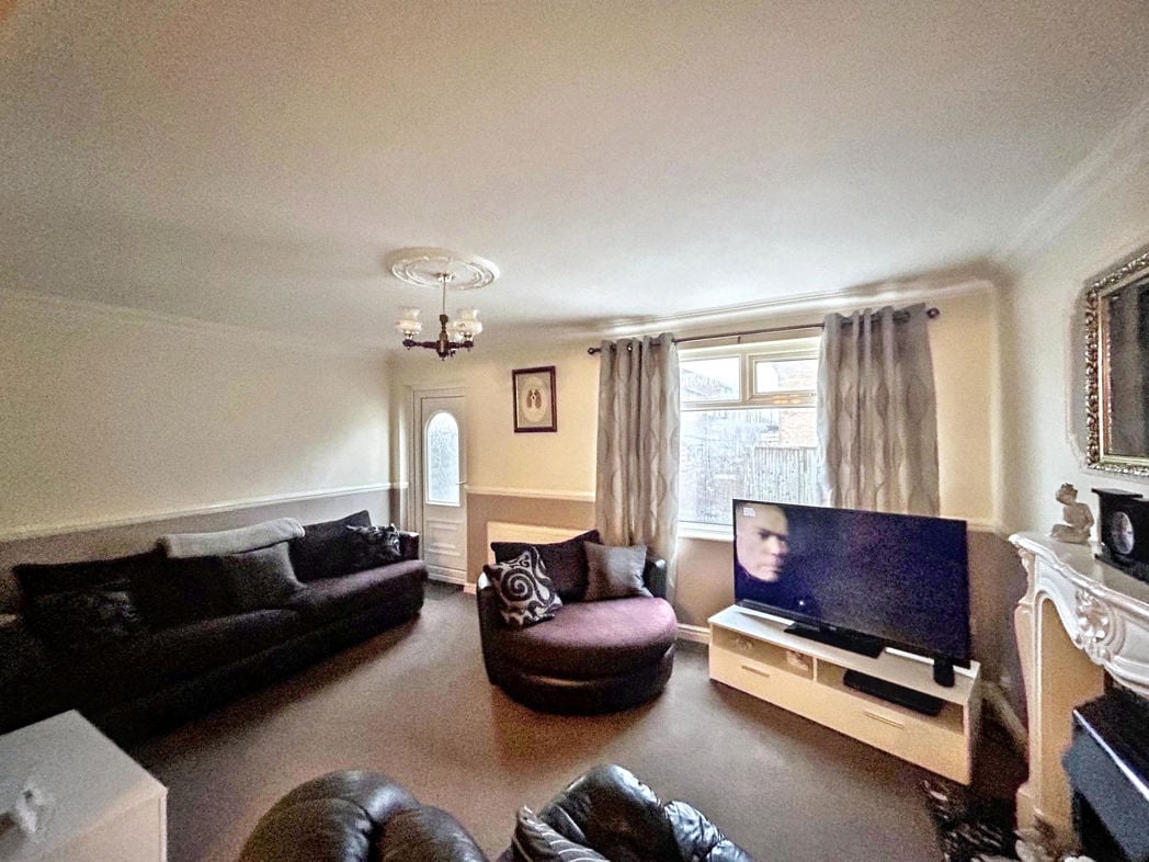 Property image 2 of 10