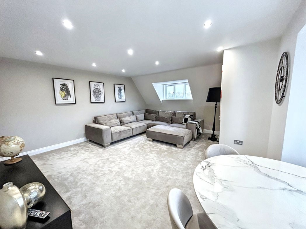 Property image 5 of 14