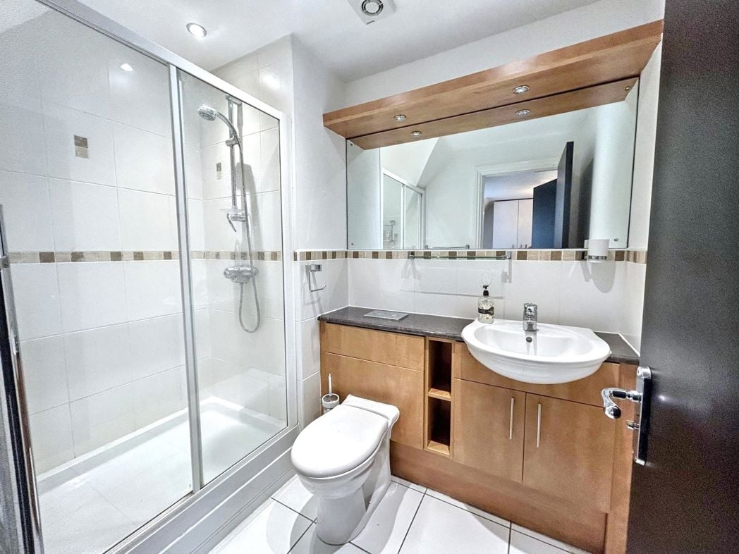 Property image 11 of 14