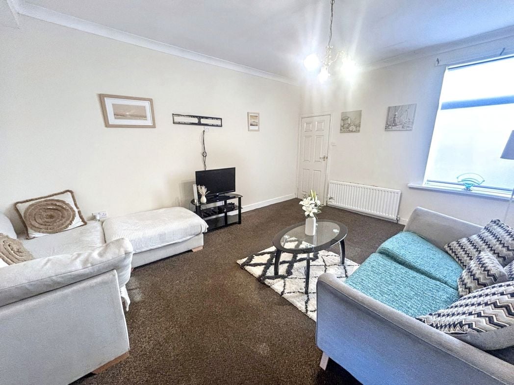 Property image 2 of 9