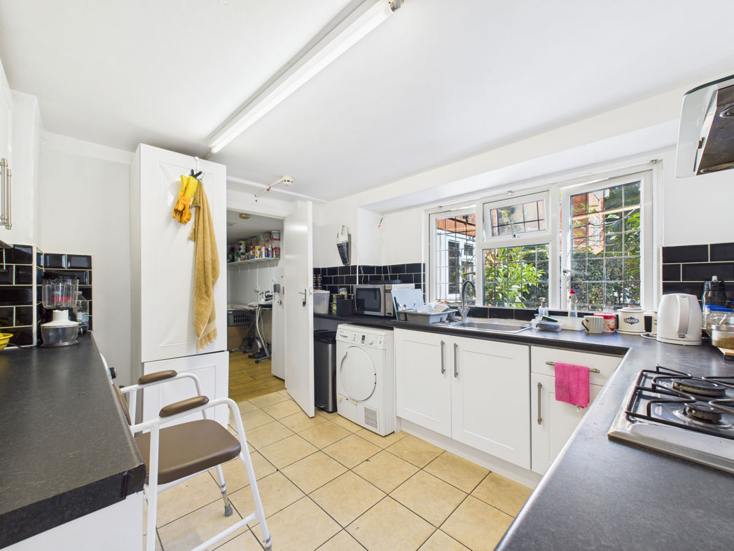 Property image 16 of 19