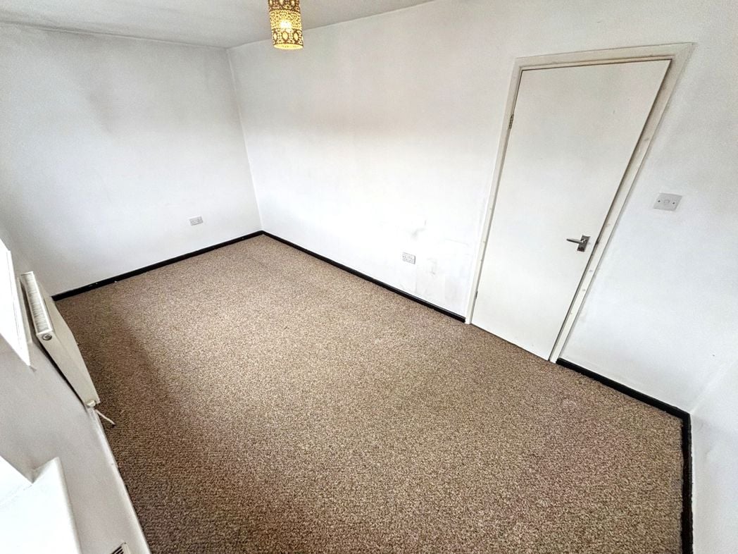 Property image 9 of 13