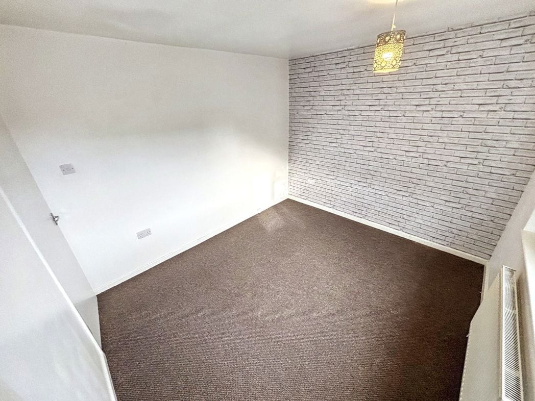 Property image 11 of 13