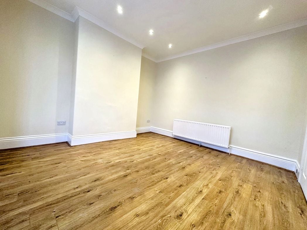 Property image 7 of 11