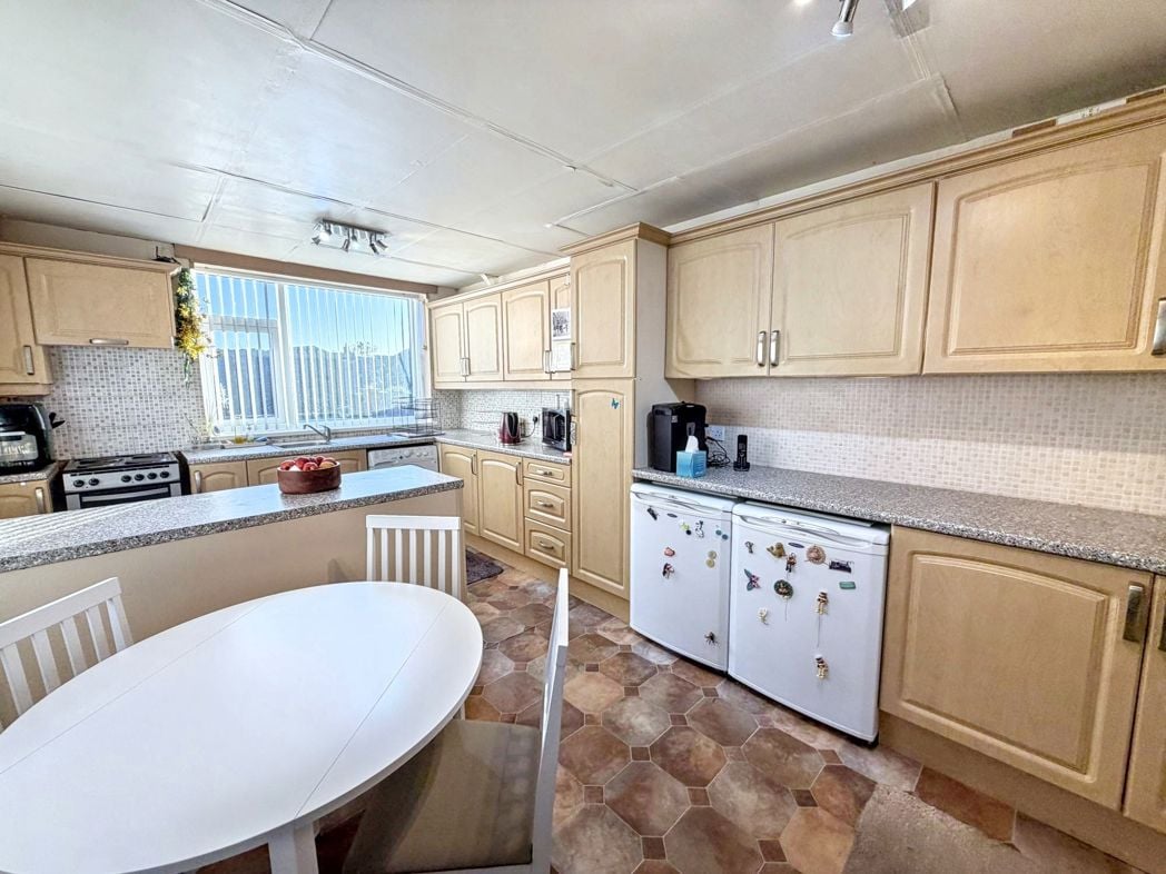Property image 13 of 35