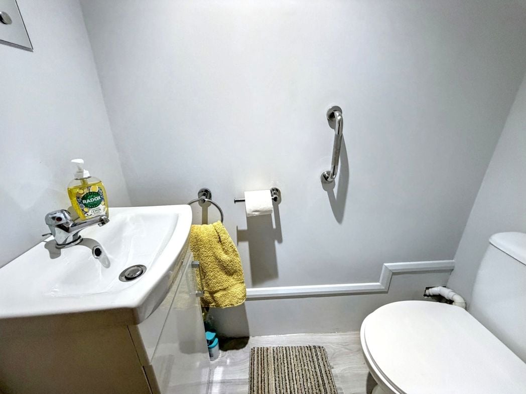 Property image 14 of 35
