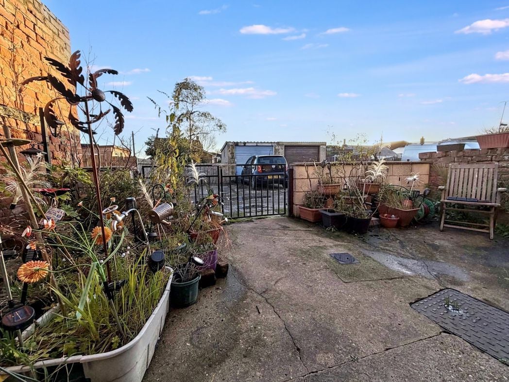 Property image 27 of 35