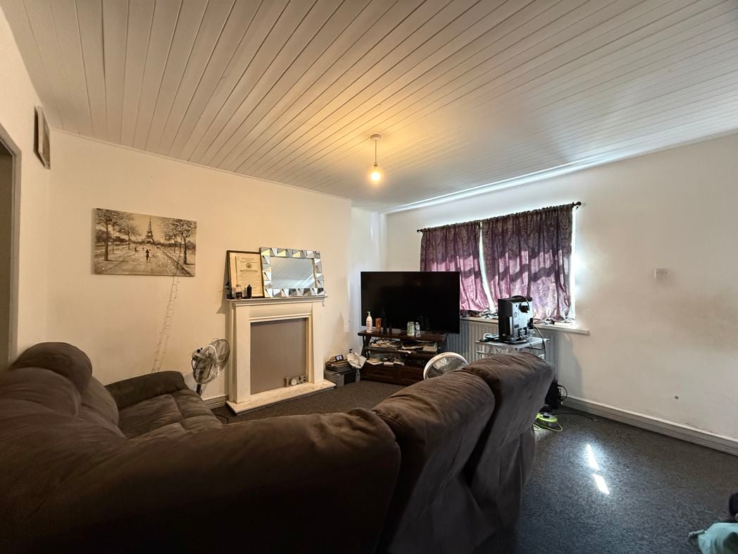 Property image 9 of 12