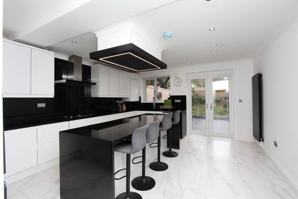 Property image 3 of 17