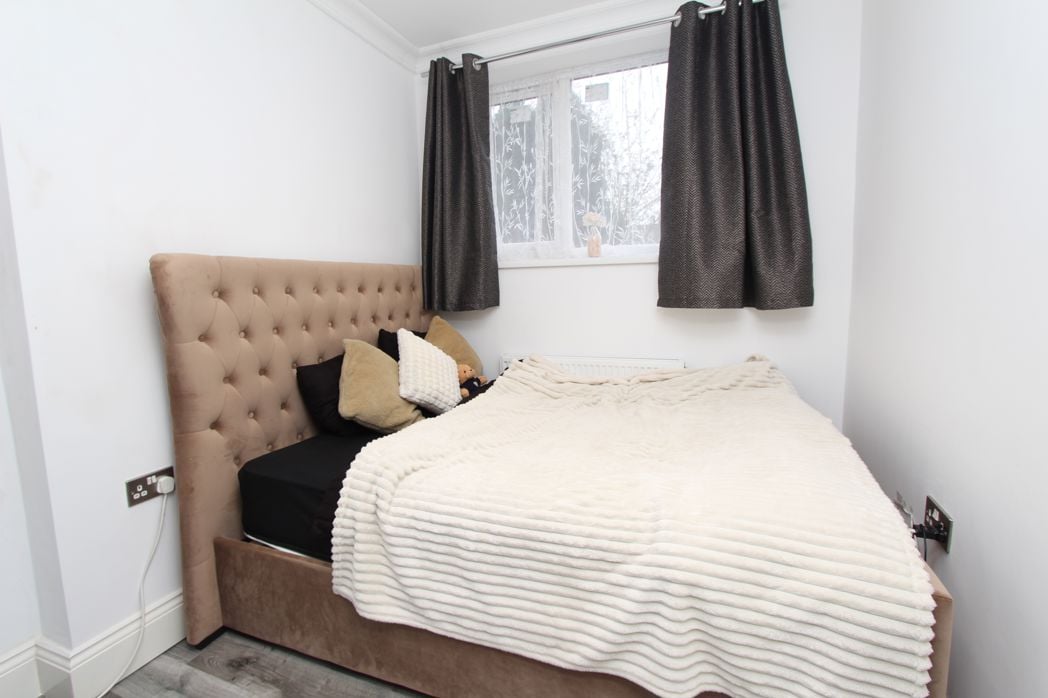 Property image 12 of 17