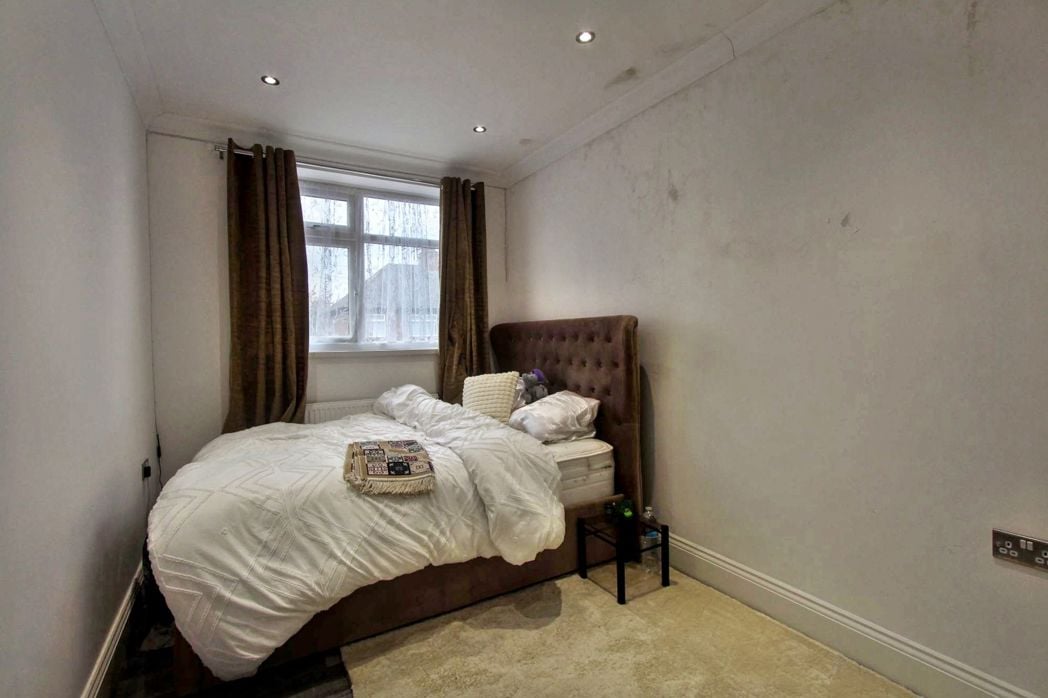 Property image 9 of 17