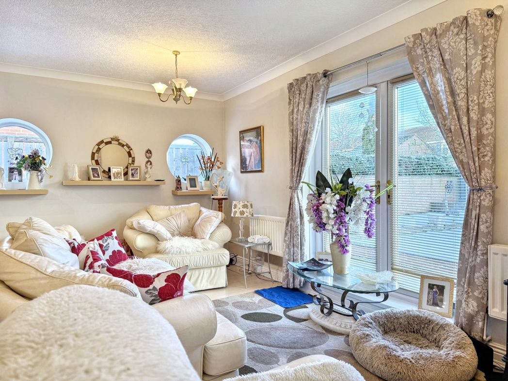 Property image 8 of 33