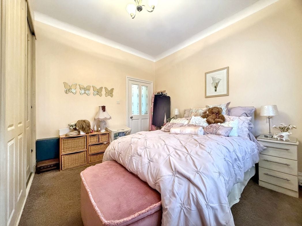 Property image 25 of 33