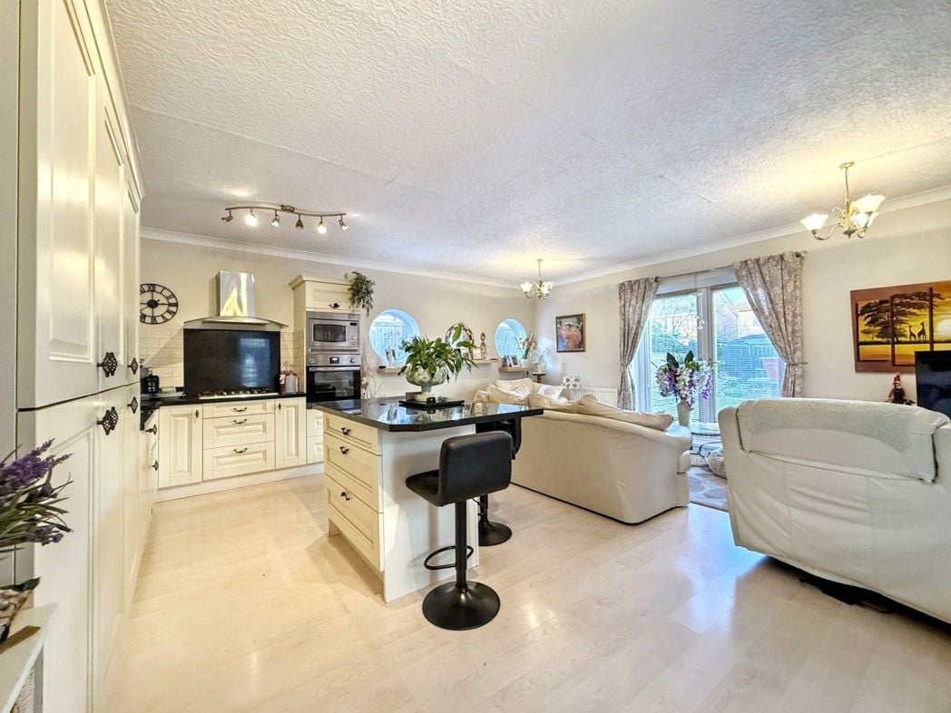 Property image 3 of 33