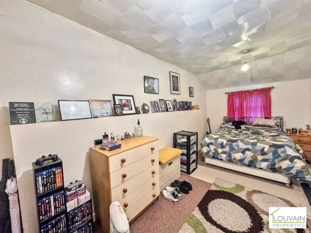Property image 2 of 19